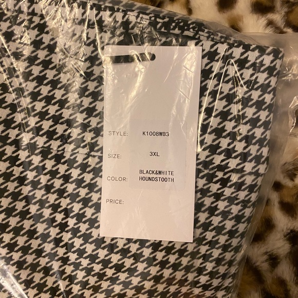 Unique Vintage Rizzo Houndstooth Cigarette Pants, size 3X - Picture 4 of 5